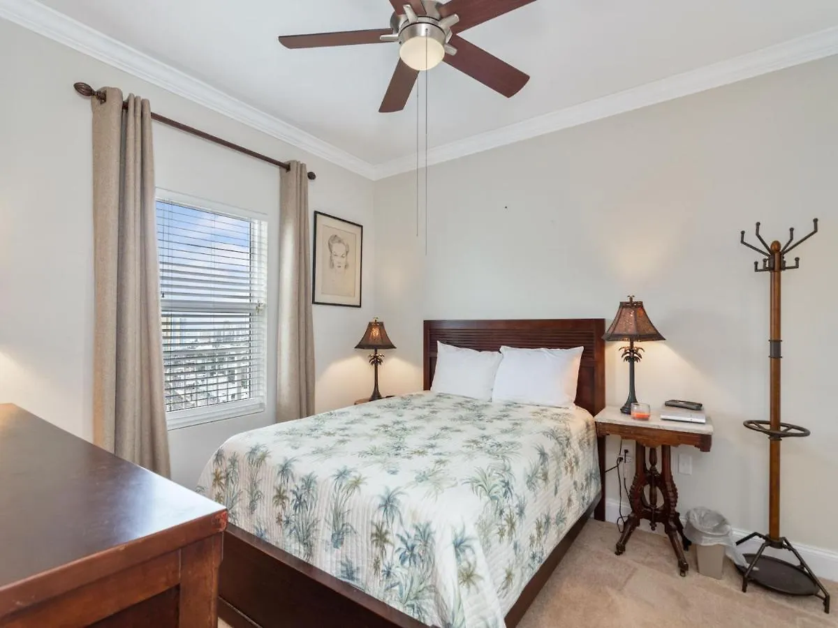 Laketown Wharf 1830, 2 Bedroom, Lake View, Wi-Fi, 5 Pools, Sleeps 6 Panama City Beach 0*,  USA
