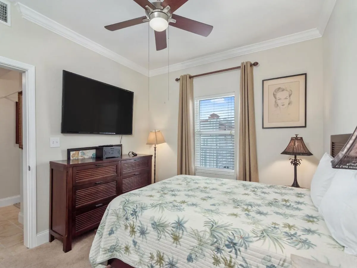 Laketown Wharf 1830, 2 Bedroom, Lake View, Wi-Fi, 5 Pools, Sleeps 6 Panama City Beach