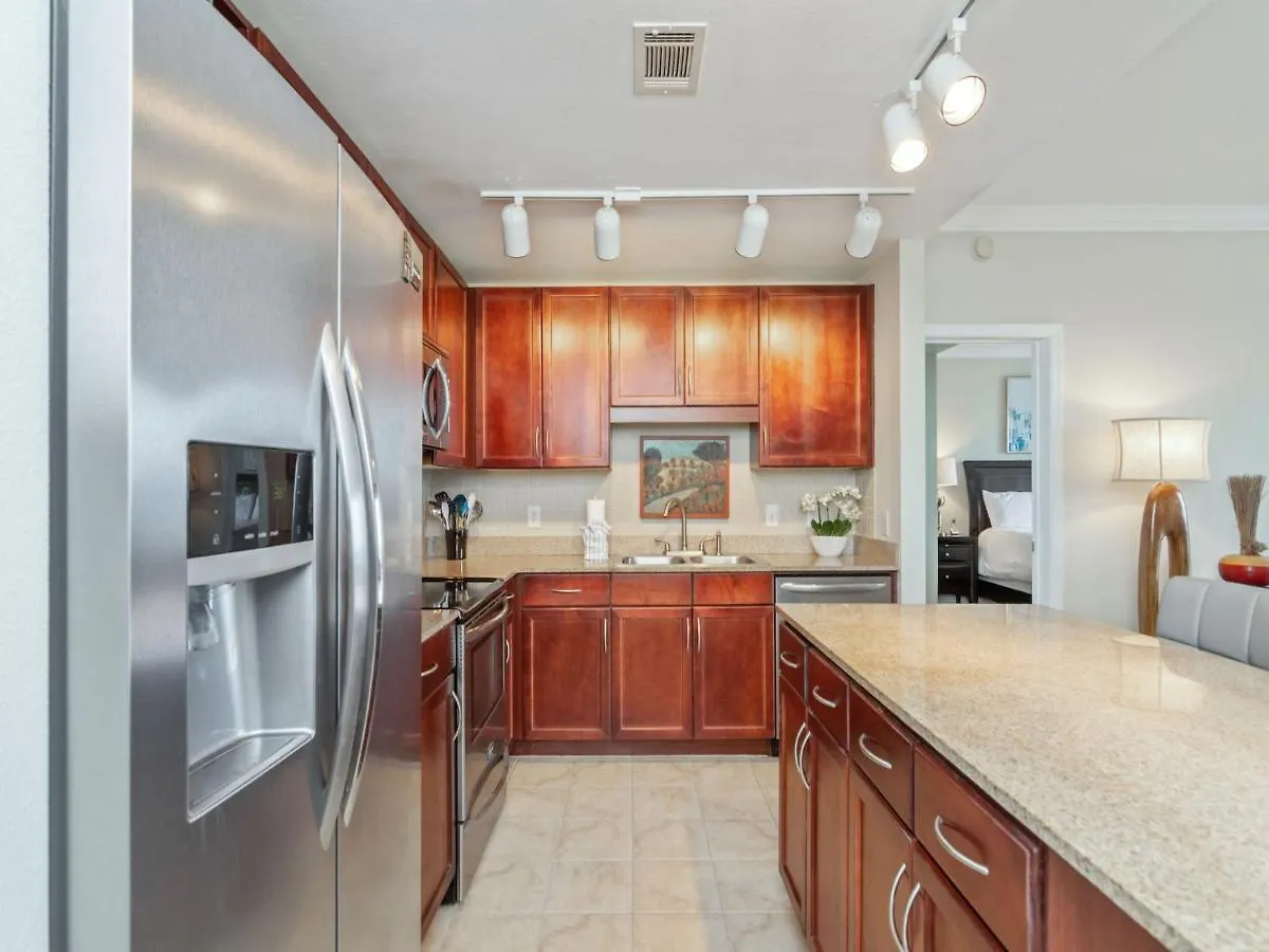 Laketown Wharf 1830, 2 Bedroom, Lake View, Wi-Fi, 5 Pools, Sleeps 6 Panama City Beach Apartment