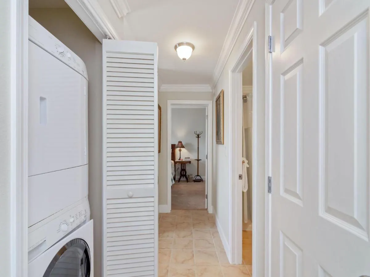 Laketown Wharf 1830, 2 Bedroom, Lake View, Wi-Fi, 5 Pools, Sleeps 6 Panama City Beach