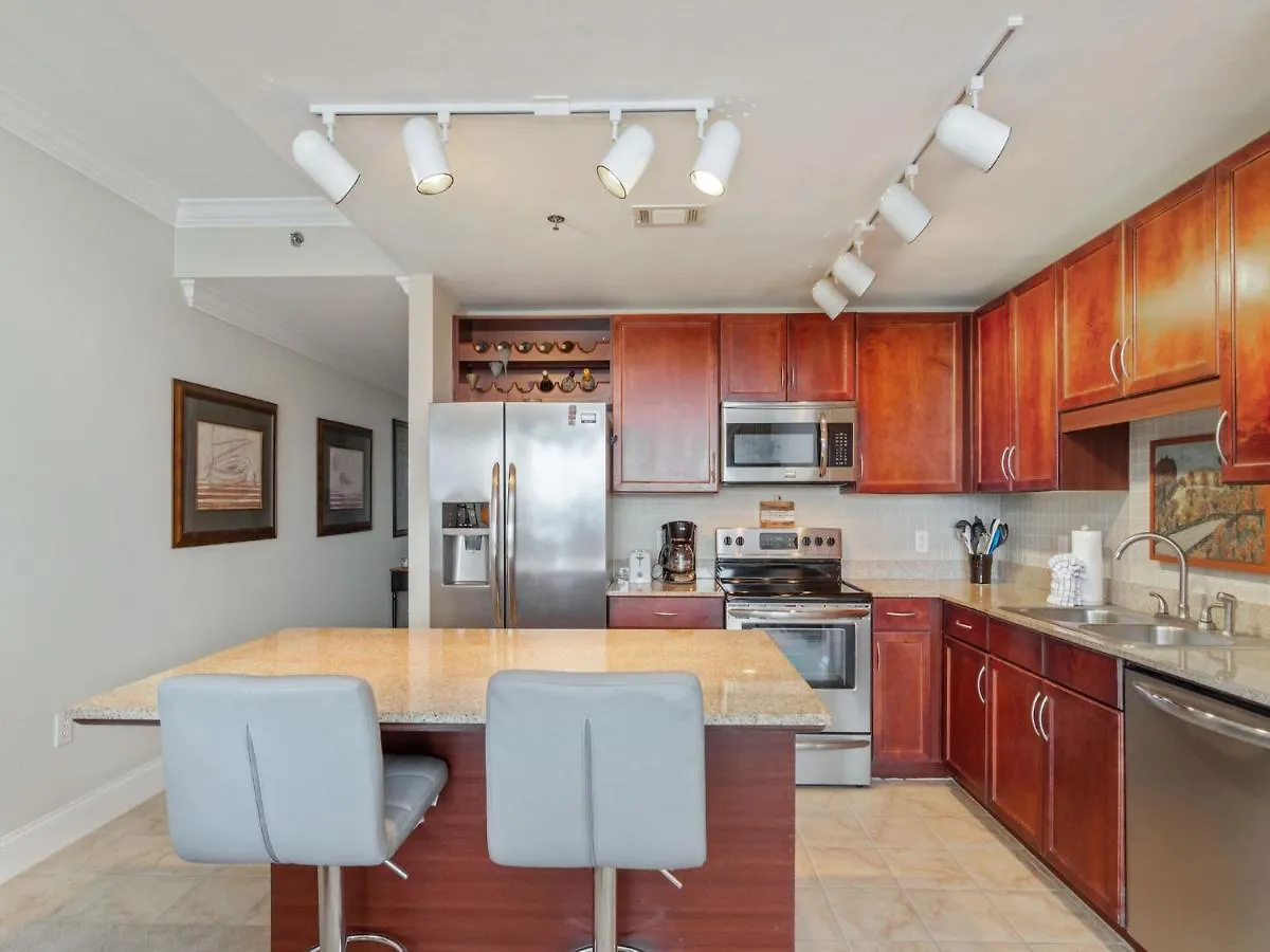 Apartment Laketown Wharf 1830, 2 Bedroom, Lake View, Wi-Fi, 5 Pools, Sleeps 6 Panama City Beach
